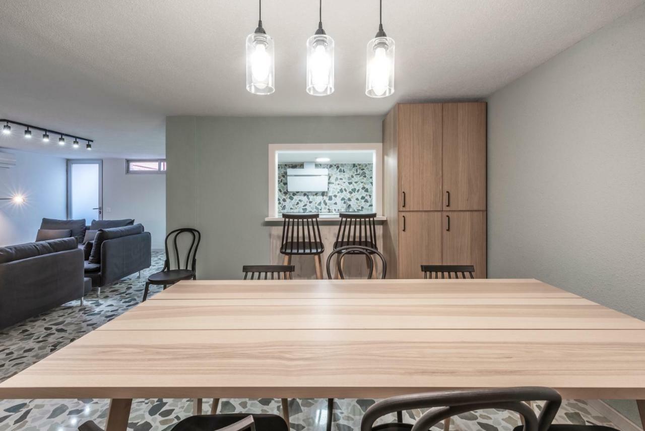 Chalet Alameda De Osuna 호텔 마드리드 외부 사진