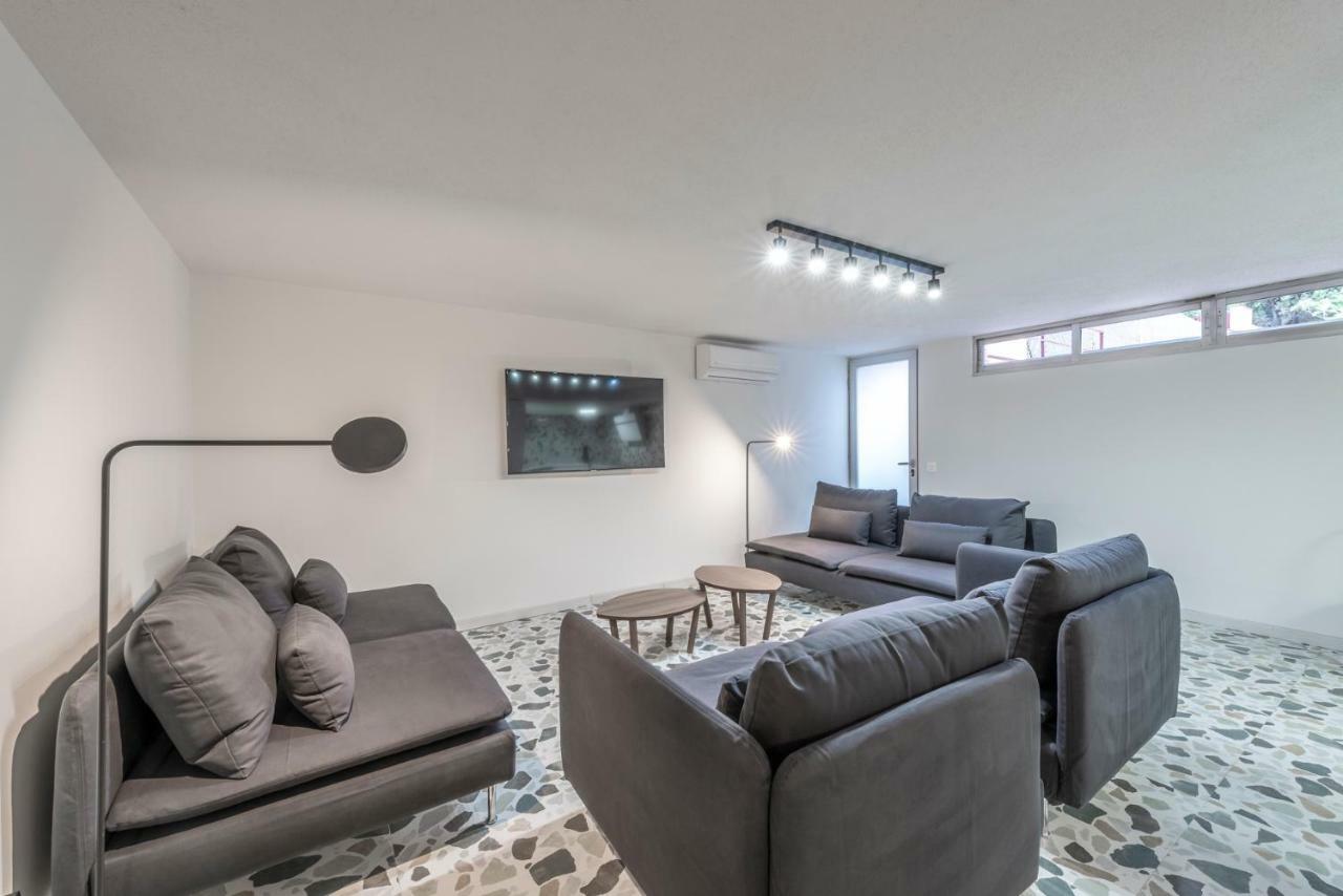 Chalet Alameda De Osuna 호텔 마드리드 외부 사진